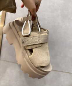 סנדלי UGG 2026