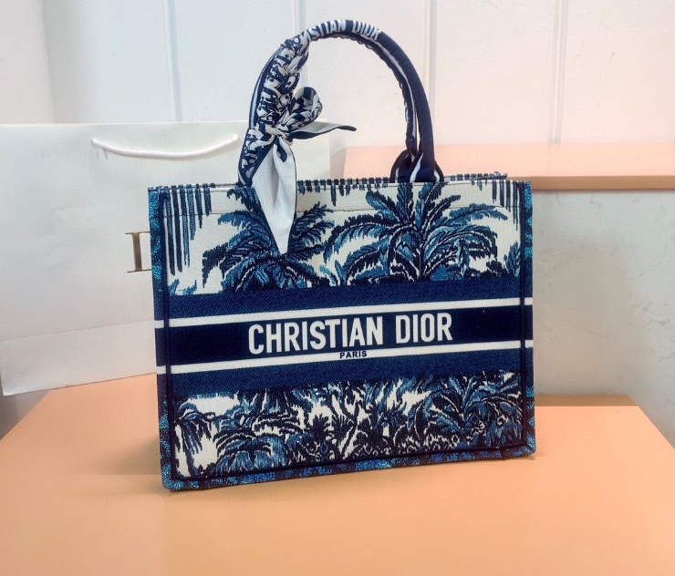 תיקי DIOR FLOWER 2026