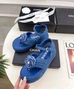 סנדלי CHANEL 2025