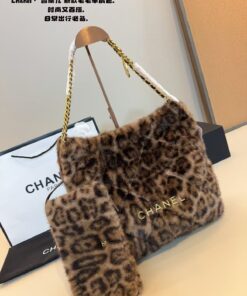 תיקי CHANEL