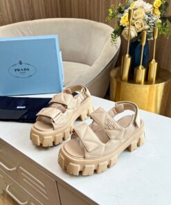 סנדלי PRADA