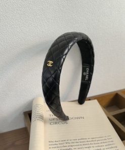 Alternative view of קשתות לשיער  CHANEL
