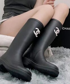 מגפי CHANEL