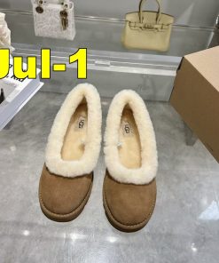 Alternative view of כפכפי UGG
