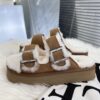 נעלי UGG