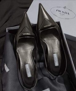 עקבים PRADA 2026