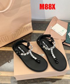 Alternative view of סנדלי אצבע קריסטל MIU MIU