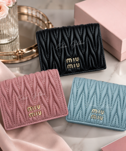 ארנקי MIU MIU