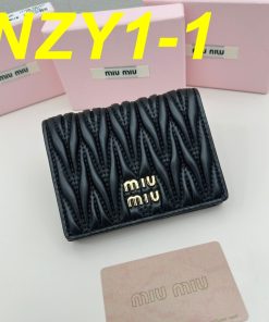 Alternative view of ארנקי MIU MIU