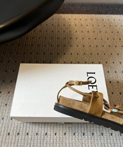 Alternative view of סנדלי LOEWE